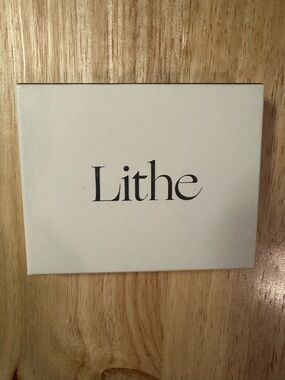 Lithe Cream Eyeshadow Palette — Soft Neutral Shades